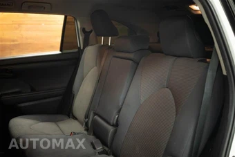 2021 Toyota Highlander LE - miniatura 13