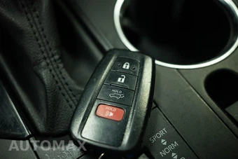 2021 Toyota Highlander LE - miniatura 26