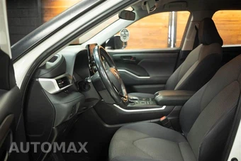 2021 Toyota Highlander LE - miniatura 9