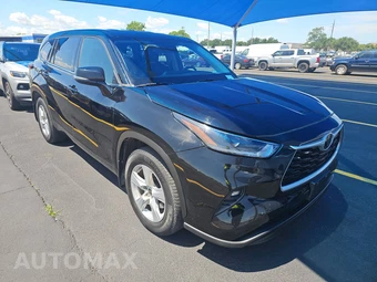 2021 Toyota Highlander LE – miniatura 3