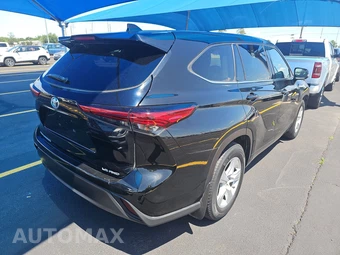 2021 Toyota Highlander LE – miniatura 4