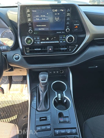 2021 Toyota Highlander LE – miniatura 11