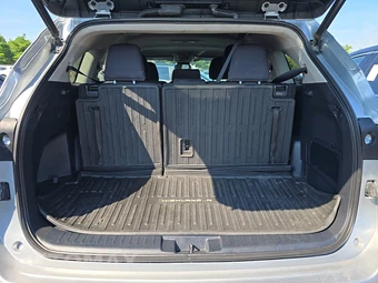 2021 Toyota Highlander LE – miniatura 17