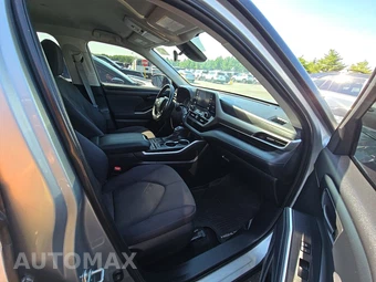 2021 Toyota Highlander LE – miniatura 8