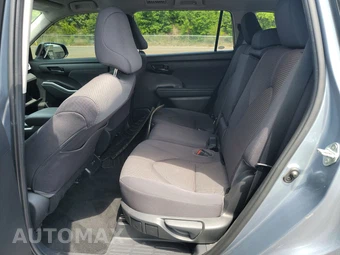 2021 Toyota Highlander LE – miniatura 13
