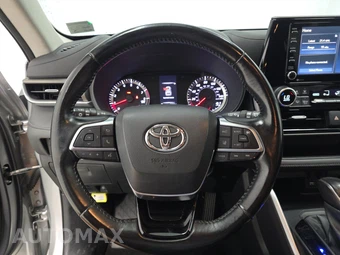 2021 Toyota Highlander LE – miniatura 10