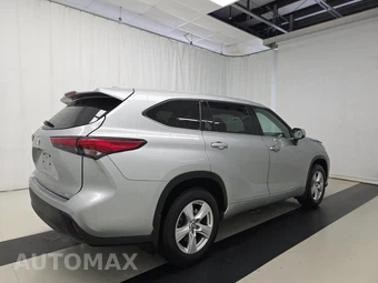 2021 Toyota Highlander LE – miniatura 4
