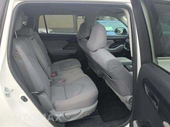 2021 Toyota Highlander LE – miniatura 17