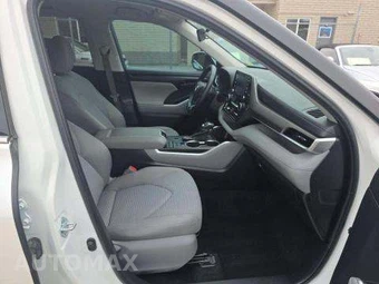 2021 Toyota Highlander LE – miniatura 19