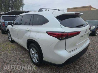 2021 Toyota Highlander LE – miniatura 2