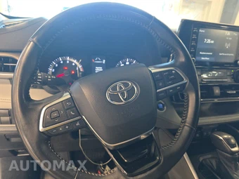 2021 Toyota Highlander LE - miniatura 10