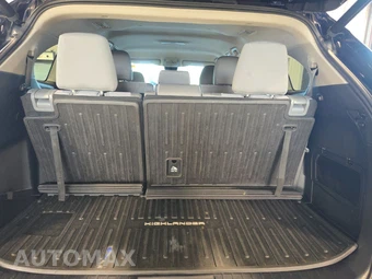 2021 Toyota Highlander LE - miniatura 17