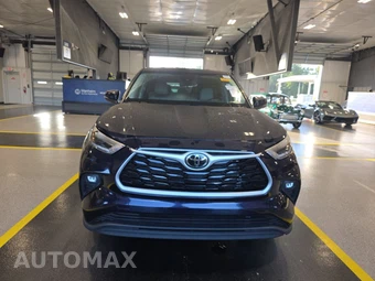 2021 Toyota Highlander LE - miniatura 2