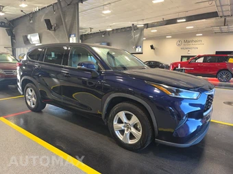 2021 Toyota Highlander LE - miniatura 3
