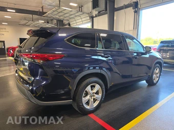 2021 Toyota Highlander LE - miniatura 4