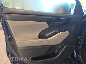 2021 Toyota Highlander LE - miniatura 9