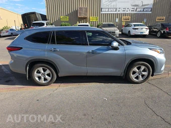 2021 Toyota Highlander LE – miniatura 4