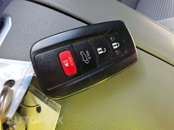2021 Toyota Highlander LE – miniatura 8