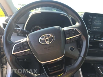 2021 Toyota Highlander XLE – miniatura 9