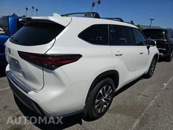 2021 Toyota Highlander XLE - miniatura 4