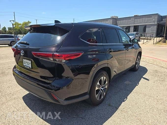 2021 Toyota Highlander XLE - miniatura 3