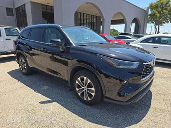 2021 Toyota Highlander XLE - miniatura 4