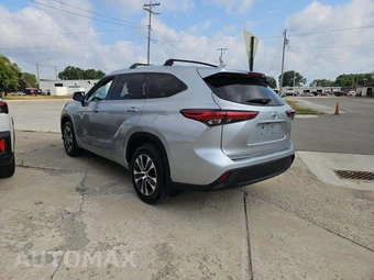 2021 Toyota Highlander XLE – miniatura 2