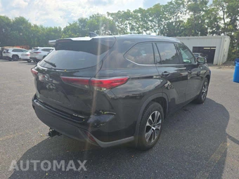 2021 Toyota Highlander XLE – miniatura 3