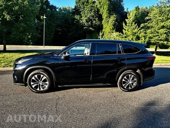 2021 Toyota Highlander XLE - miniatura 3