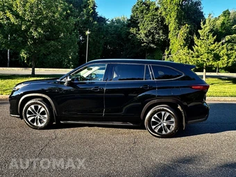 2021 Toyota Highlander XLE - miniatura 4