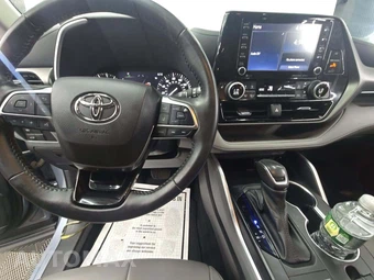 2021 Toyota Highlander XLE - miniatura 10