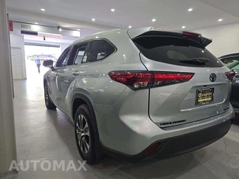 2021 Toyota Highlander XLE - miniatura 2