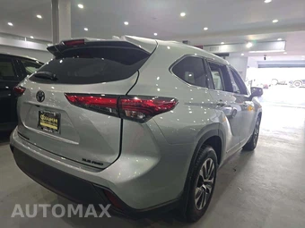 2021 Toyota Highlander XLE - miniatura 3