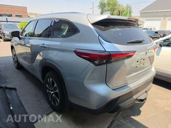 2021 Toyota Highlander XLE - miniatura 2