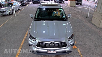 2021 Toyota Highlander XLE - miniatura 2