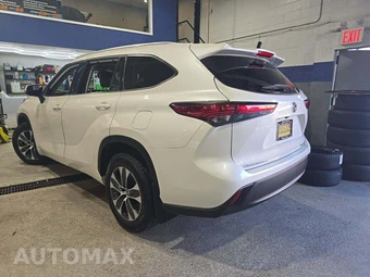 2021 Toyota Highlander XLE - miniatura 2