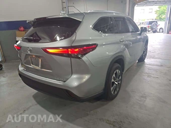 2021 Toyota Highlander XLE - miniatura 3
