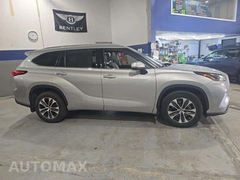 2021 Toyota Highlander XLE - miniatura 4