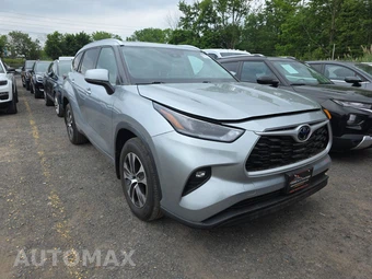 2021 Toyota Highlander XLE – miniatura 3