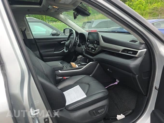 2021 Toyota Highlander XLE – miniatura 8