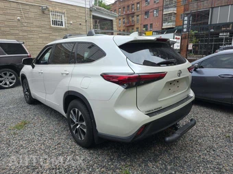 2021 Toyota Highlander XLE – miniatura 2