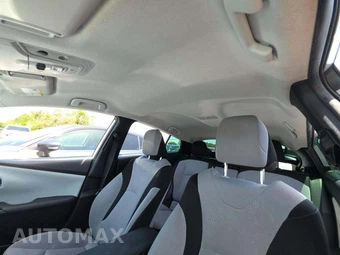 2021 Toyota Prius LE – miniatura 11