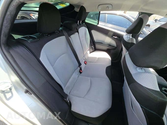 2021 Toyota Prius LE – miniatura 16