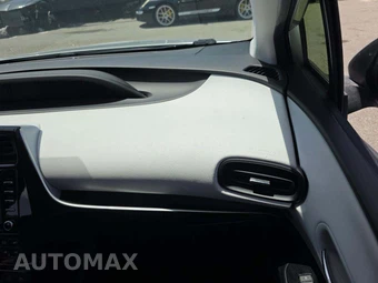 2021 Toyota Prius LE – miniatura 19