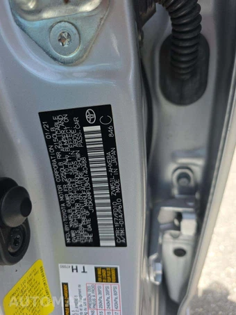 2021 Toyota Prius LE – miniatura 5