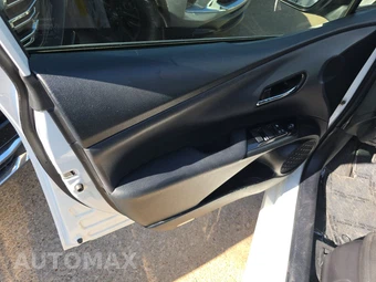 2021 Toyota Prius LE – miniatura 9