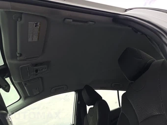2021 Toyota Prius LE – miniatura 17