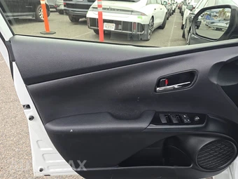 2021 Toyota Prius LE – miniatura 9