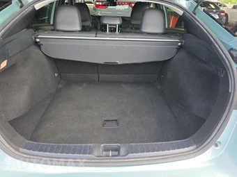 2021 Toyota Prius Limited – miniatura 16