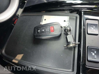 2021 Toyota Prius Prime LE – miniatura 8